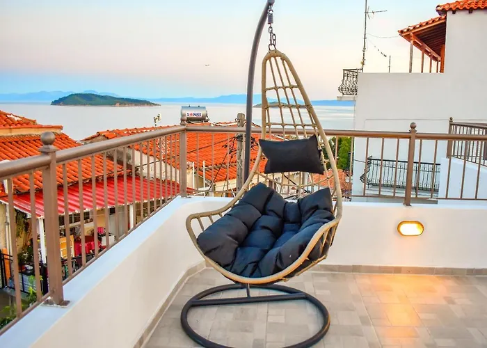 La Maison Plakes Rooftop Apartment