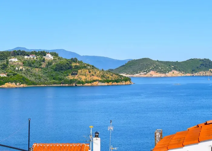 La Maison Plakes Rooftop Apartment Skiathos-Stadt