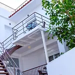 La Maison Plakes Rooftop * Скиатос