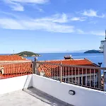 La Maison Plakes Rooftop Апартаменты *