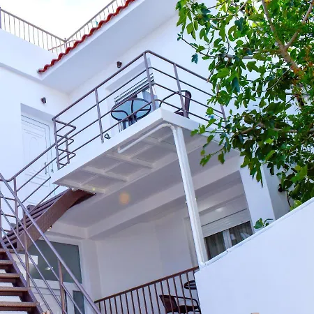 La Maison Plakes Rooftop * Σκιάθος Πόλη