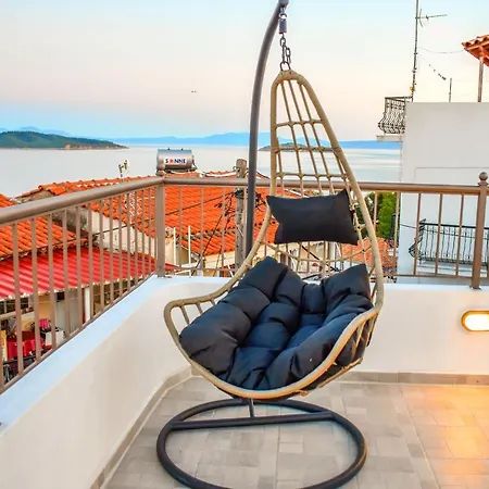 La Maison Plakes Rooftop Apartment