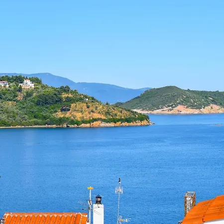 La Maison Plakes Rooftop Apartment Skiathos-Stadt