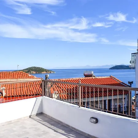 La Maison Plakes Rooftop Apartment *