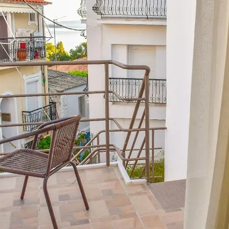 La Maison Plakes Rooftop 公寓