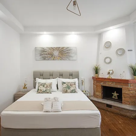 La Maison Plakes Rooftop 公寓